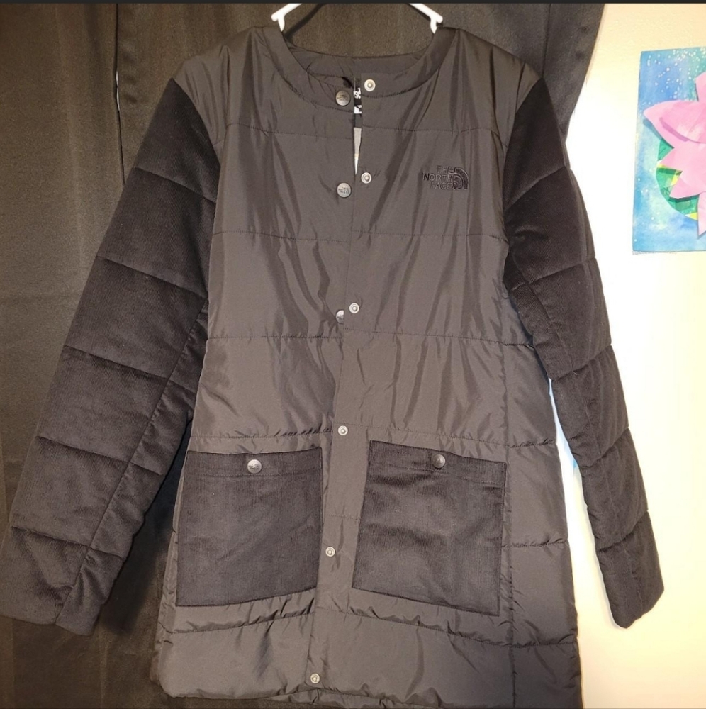 NWT The North Face puffer with Corduroy sleeves